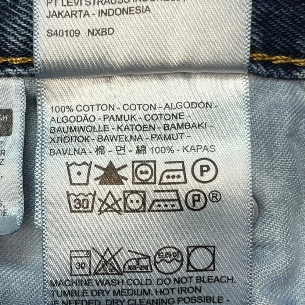 Levi's 505 Regular Fit Jeans Mens 30x30 Medium Wash Straight Leg 5-Pocket Denim